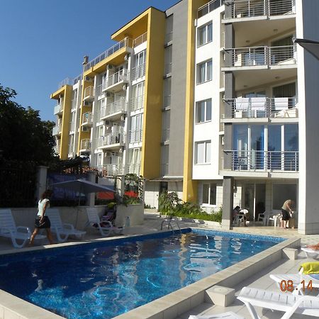 Apartcomplex New Tawn Obzor Eksteriør billede