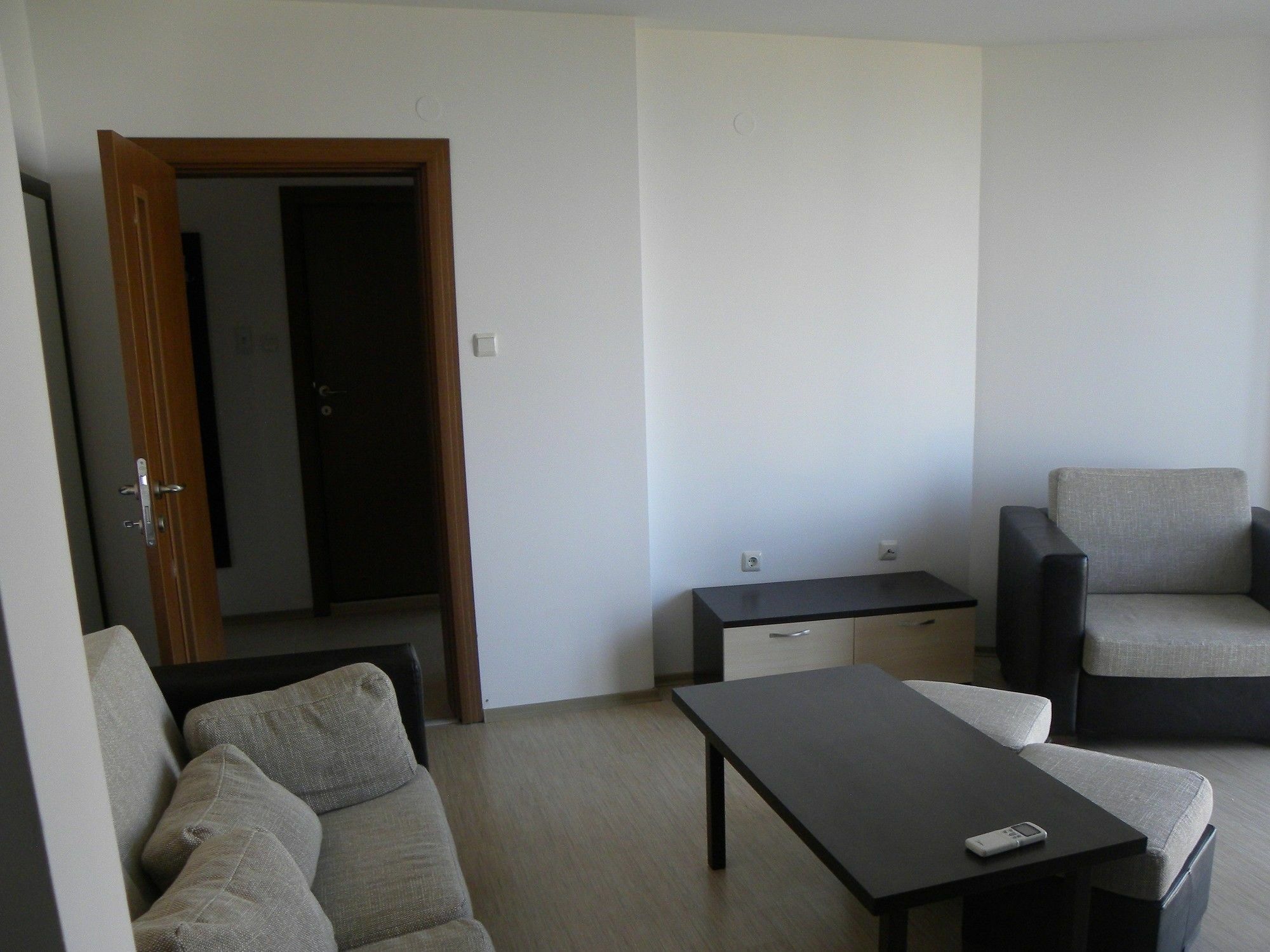 Apartcomplex New Tawn Obzor Eksteriør billede